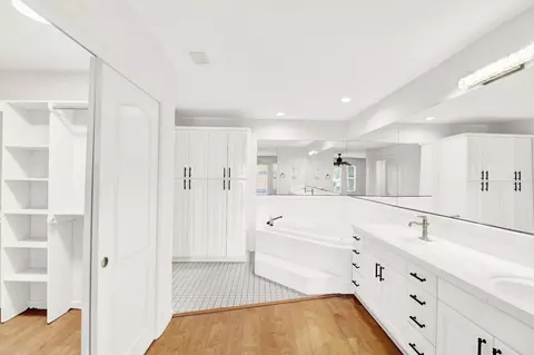 Bath - 2033 Northcrest Ct, Modesto, CA 95355 photo 2 of 6