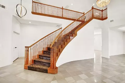 Entry Way - 2033 Northcrest Ct, Modesto, CA 95355 photo 1 of 4