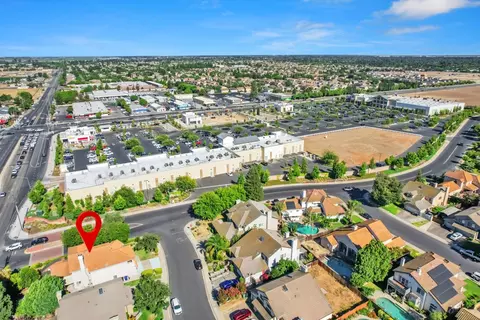 View/Area - 2033 Northcrest Ct, Modesto, CA 95355 photo 3 of 5