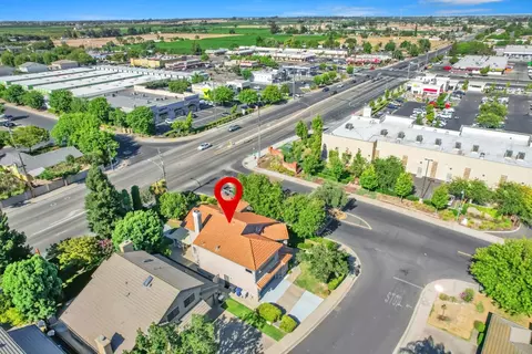 View/Area - 2033 Northcrest Ct, Modesto, CA 95355 photo 2 of 5
