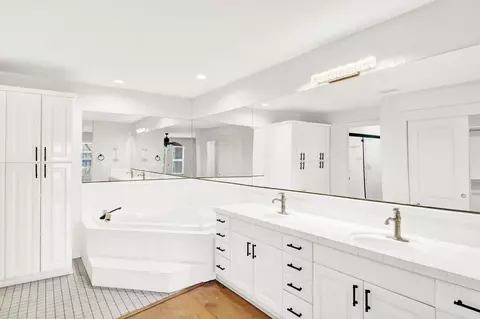 Bath - 2033 Northcrest Ct, Modesto, CA 95355 photo 1 of 6