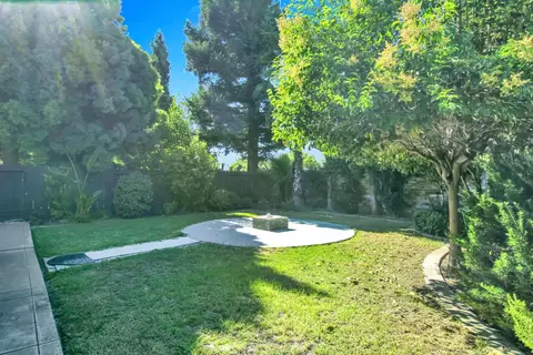 Exterior - 2033 Northcrest Ct, Modesto, CA 95355 photo 10 of 13