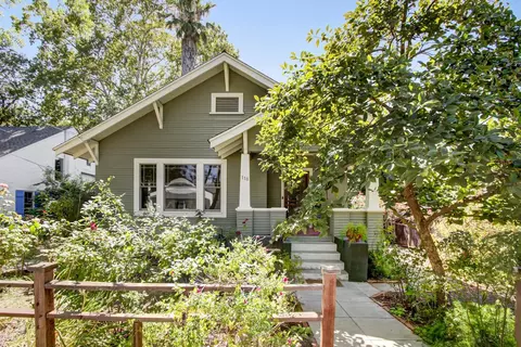 118 1st St, Woodland, CA 95695