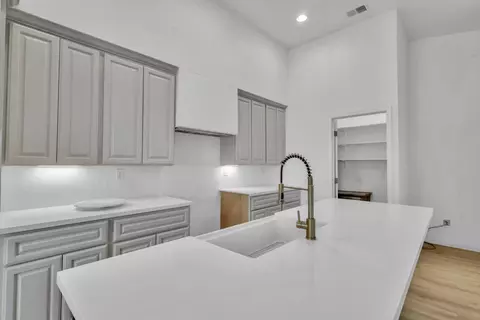 Kitchen - 1080 Zumstein Dr, Ripon, CA 95366 photo 1 of 2