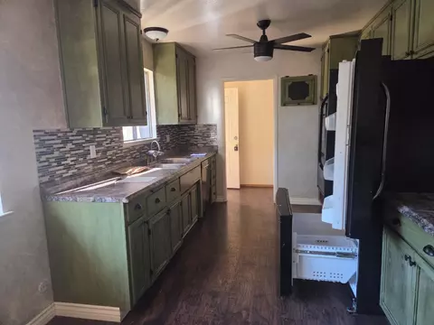 Kitchen - 225 Pine St, San Andreas, CA 95249 photo 2 of 2