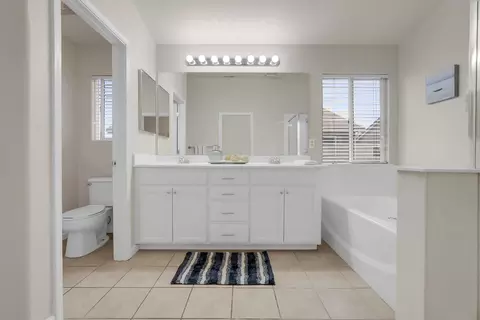 Bath - 3904 Tropaz Ln, Tracy, CA 95377 photo 3 of 4