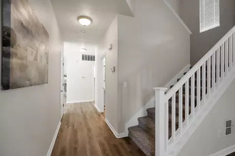 Entry Way - 3904 Tropaz Ln, Tracy, CA 95377 photo 2 of 4