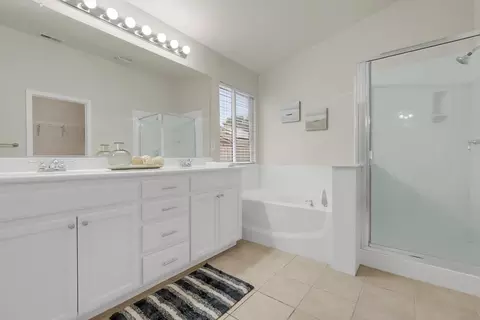 Bath - 3904 Tropaz Ln, Tracy, CA 95377 photo 4 of 4
