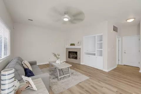 Living - 3904 Tropaz Ln, Tracy, CA 95377 photo 2 of 3