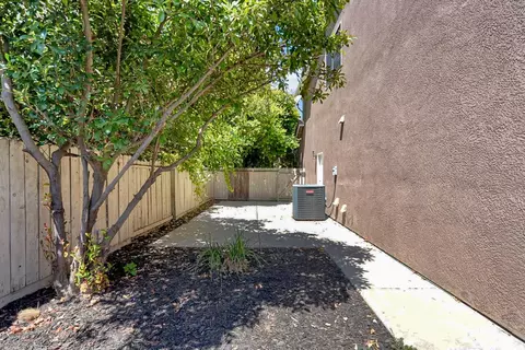 Exterior - 3904 Tropaz Ln, Tracy, CA 95377 photo 10 of 10