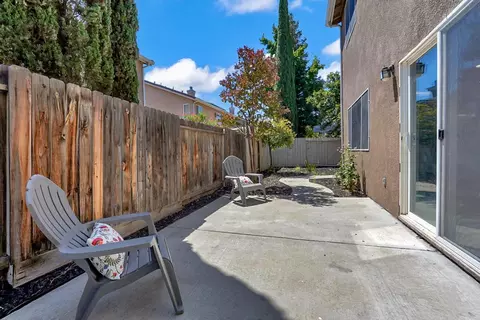 Exterior - 3904 Tropaz Ln, Tracy, CA 95377 photo 8 of 10