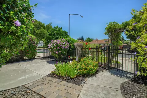 2413 Manor Oak Dr, Modesto, CA 95355 photo 6