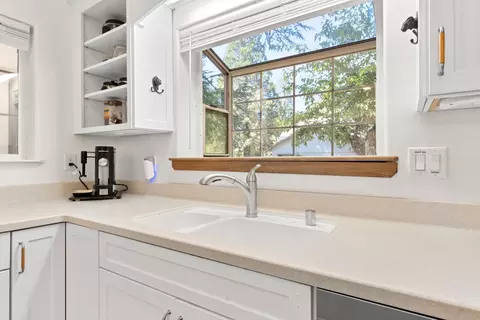 Kitchen - 1040 Dog Bar Rd, Colfax, CA 95713 photo 8 of 9