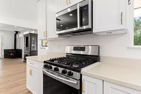 Kitchen - 1040 Dog Bar Rd, Colfax, CA 95713 photo 7 of 9