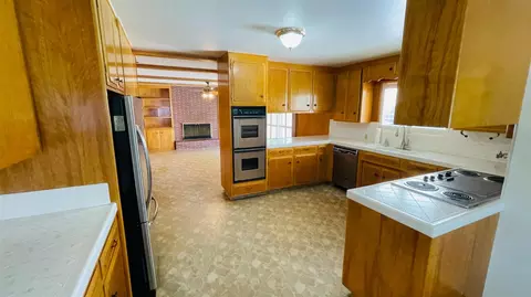Kitchen - 712 Leytonstone Ave, Modesto, CA 95355 photo 1 of 5
