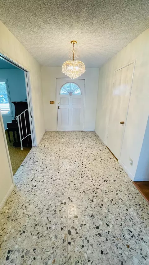 Entry Way - 712 Leytonstone Ave, Modesto, CA 95355 photo 1 of 2