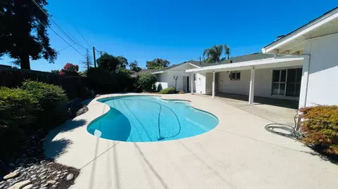 Exterior - 712 Leytonstone Ave, Modesto, CA 95355 photo 4 of 6