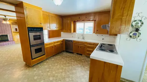 Kitchen - 712 Leytonstone Ave, Modesto, CA 95355 photo 2 of 5