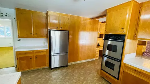 Kitchen - 712 Leytonstone Ave, Modesto, CA 95355 photo 3 of 5