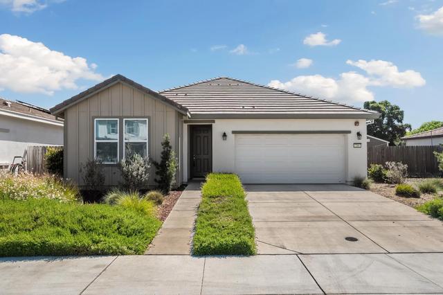 749 Creekview Cir, Galt, CA 95632