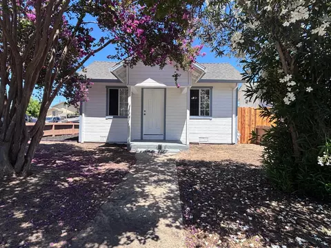 3844 Haywood St, Sacramento, CA 95838