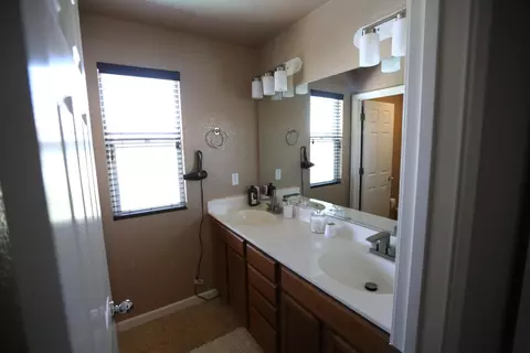 689 S Stage Coach Dr, Lathrop, CA 95330 photo 65