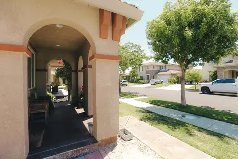 689 S Stage Coach Dr, Lathrop, CA 95330 photo 5
