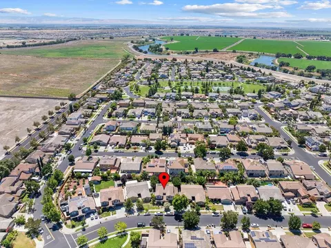 View/Area - 15939 Crescent Park Cir, Lathrop, CA 95330 photo 2 of 4