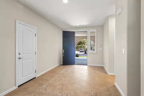 Entry Way - 15939 Crescent Park Cir, Lathrop, CA 95330 photo 1 of 2