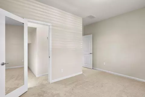 Bedroom - 15939 Crescent Park Cir, Lathrop, CA 95330 photo 2 of 11