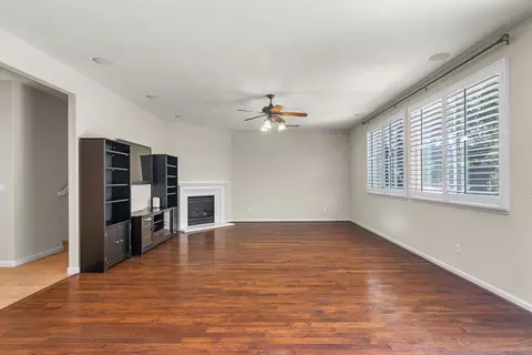 Living - 15939 Crescent Park Cir, Lathrop, CA 95330 photo 2 of 5