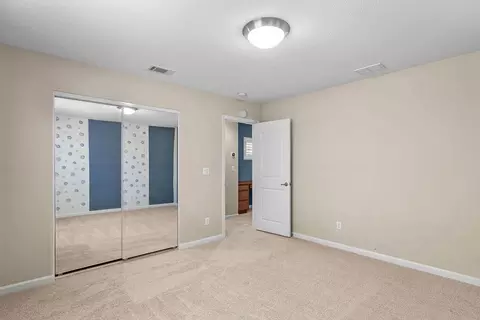 Bedroom - 15939 Crescent Park Cir, Lathrop, CA 95330 photo 9 of 11