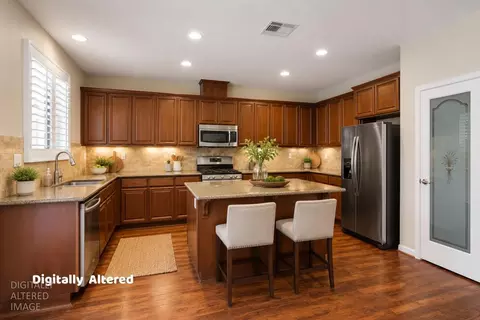 Kitchen - 15939 Crescent Park Cir, Lathrop, CA 95330 photo 3 of 5