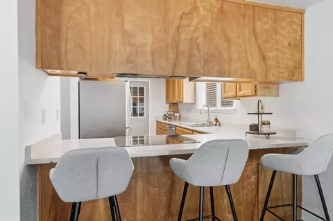 Kitchen - 301 Goldrun Dr, Modesto, CA 95354 photo 3 of 4