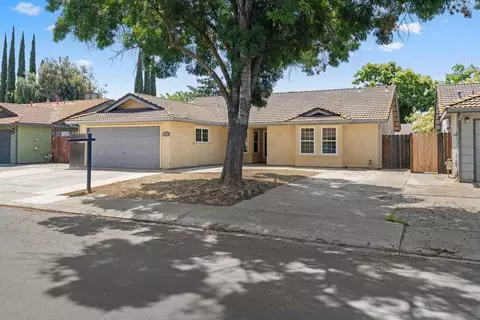 Exterior - 301 Goldrun Dr, Modesto, CA 95354 photo 3 of 6