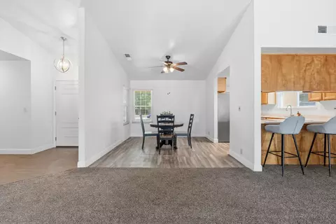 Entry Way - 301 Goldrun Dr, Modesto, CA 95354 photo 2 of 3