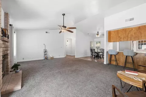Living - 301 Goldrun Dr, Modesto, CA 95354 photo 3 of 4