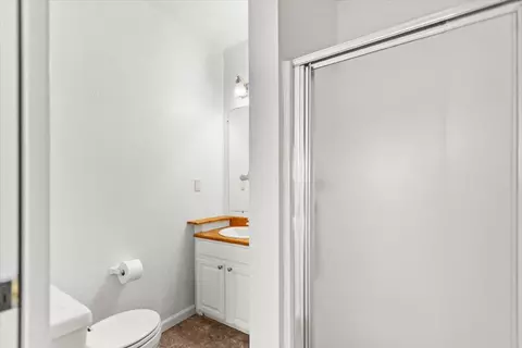 Bath - 1213 Adel St, Modesto, CA 95350 photo 4 of 4