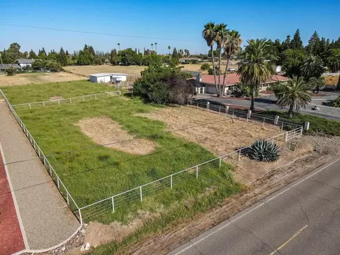 5869 Golf Rd, Merced, CA 95340 photo 2