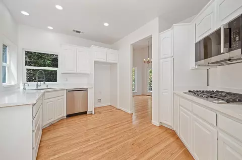 Kitchen - 33833 Jovan Dr, Alta, CA 95701 photo 4 of 4