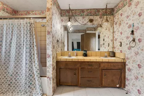 Bath - 3781 Larkin Rd, Biggs, CA 95917 photo 2 of 2