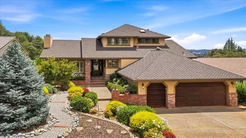 23081 Sunset Ridge Dr, Auburn, CA 95602