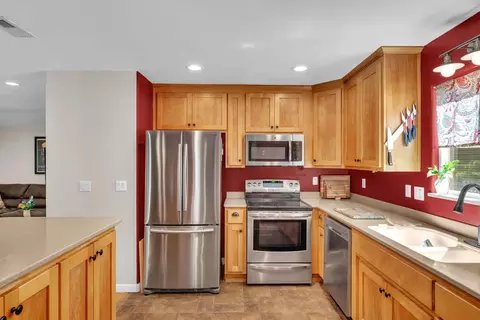 Kitchen - 981 Garden Loop, Placerville, CA 95667 photo 2 of 3