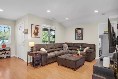Living - 981 Garden Loop, Placerville, CA 95667 photo 2 of 2