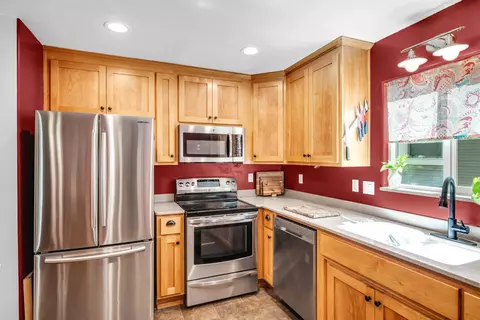 Kitchen - 981 Garden Loop, Placerville, CA 95667 photo 3 of 3
