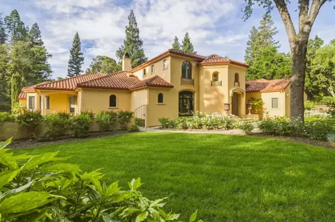 3001 Barberry Ln, Sacramento, CA 95864