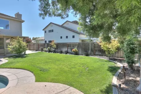 Exterior - 565 Bodeson Ct, Ripon, CA 95366 photo 11 of 14
