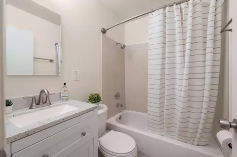 Bath - 5545 Sapunor Way, Carmichael, CA 95608 photo 3 of 3