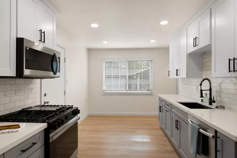 Kitchen - 5545 Sapunor Way, Carmichael, CA 95608 photo 5 of 6