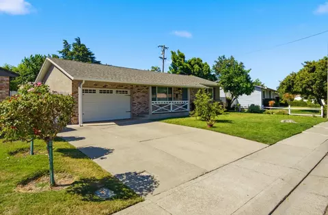 610 E Robinhood Dr, Stockton, CA 95207